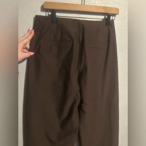 Lululemon Utilitech Relaxed-Fit Mid-Rise Trouser - Picture 11 of 16